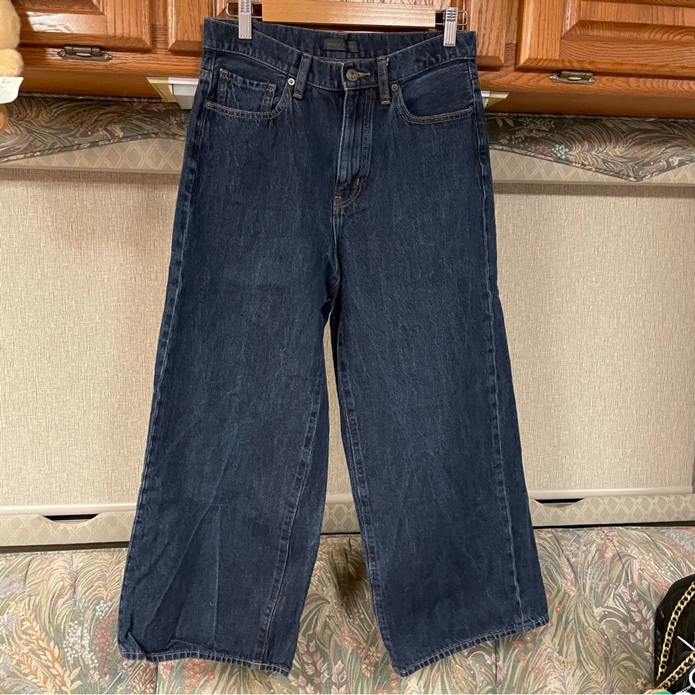 Uniqlo Wide Leg Dark Washed Jeans